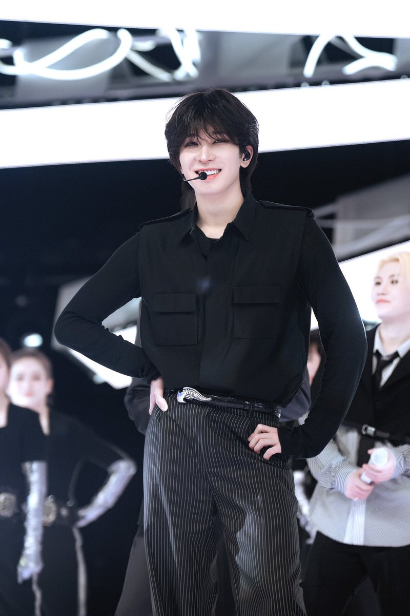 kimingyuzone's tweet image. grabe ang ganda ng ngiti 😭😭😭