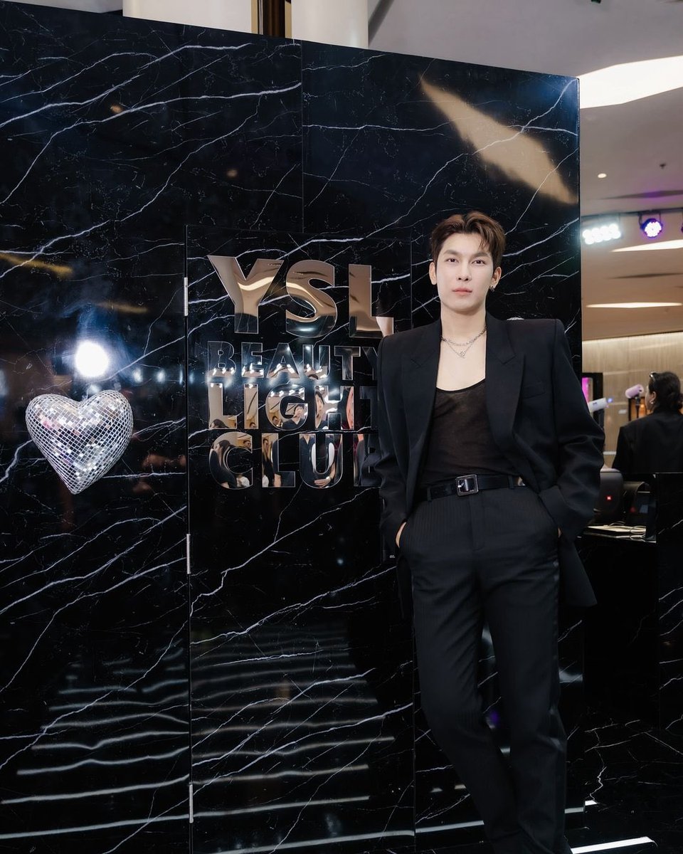MewsuppasitTH's tweet photo. 📸 IG : MewSuppasit Update

Dive into the world of YSL Beauty with a playful twist at the Beauty Light Club event — Hall of Fame, M Floor, Siam Paragon today - May 28 🖤 
#BeautyLightClubTH #YSLBeautyTH

YSL BEAUTY X MEW

@MSuppasit 
#MewSuppasit
#MEWxYSLBeautyClub https://t.co/LDR4iK2l1J