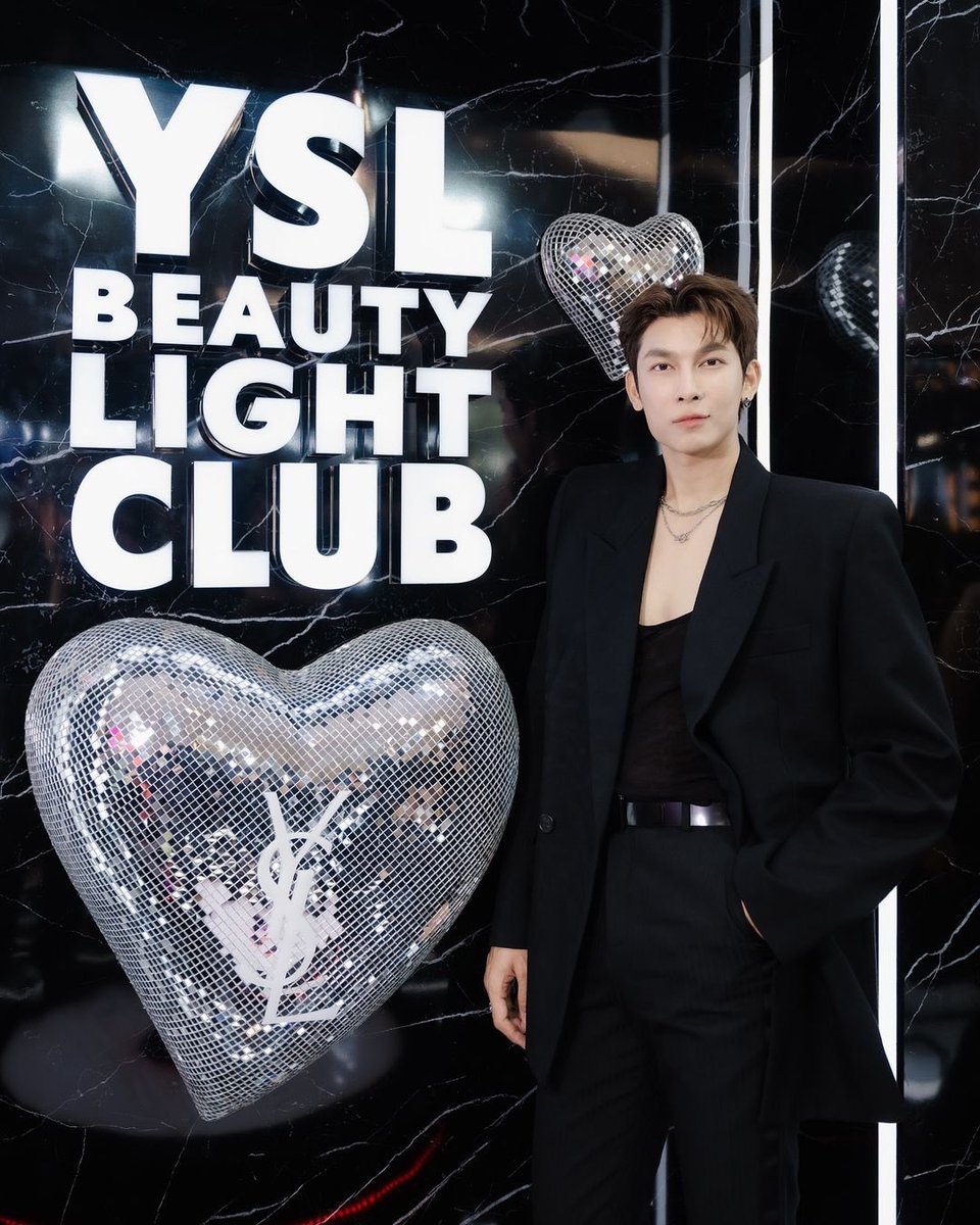MewsuppasitTH's tweet photo. 📸 IG : MewSuppasit Update

Dive into the world of YSL Beauty with a playful twist at the Beauty Light Club event — Hall of Fame, M Floor, Siam Paragon today - May 28 🖤 
#BeautyLightClubTH #YSLBeautyTH

YSL BEAUTY X MEW

@MSuppasit 
#MewSuppasit
#MEWxYSLBeautyClub https://t.co/LDR4iK2l1J