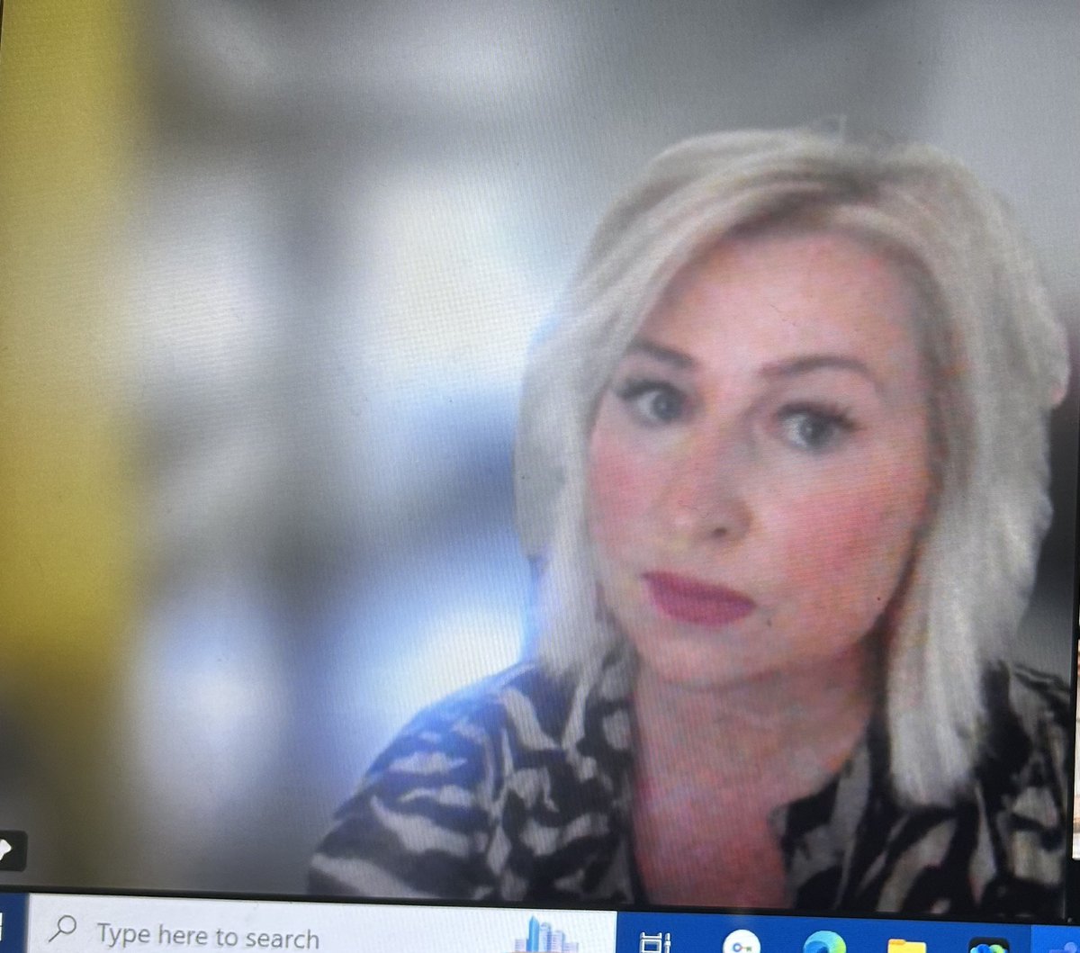 Lisa Tan tweet media