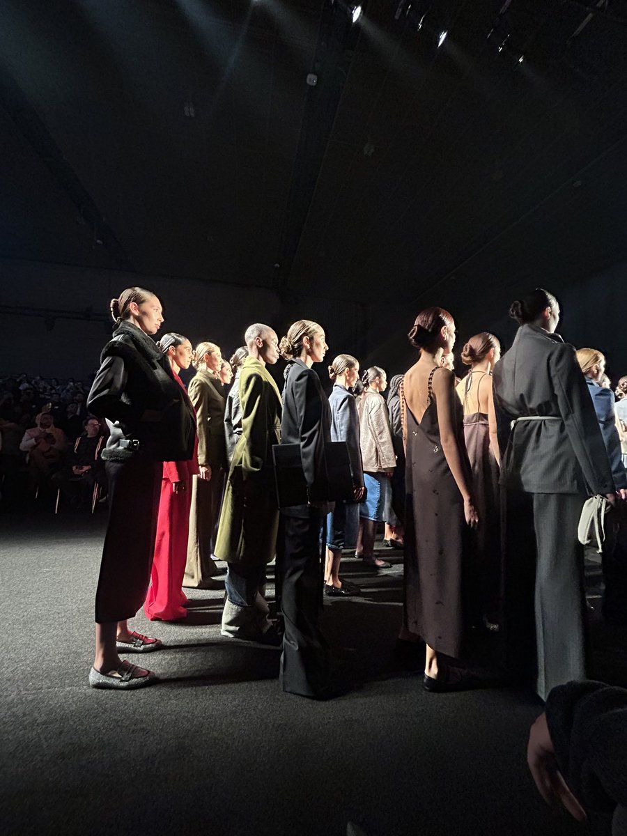 paminagonzalez's tweet photo. Día 1 @BogotaFW en @AgoraBogota
⭐️Con @Agasuitcase y @MarthaLigiags del Clúster moda de la @camaracomerbog
👠Front row con Lulo de #ManlyWeek y @LucasJaramilloD
👒Visitando a la talentosa @LinaOsorio3
#BOGFW2024 la gran plataforma de moda de #Bogotá y #Colombia https://t.co/aJPcIQXCeH