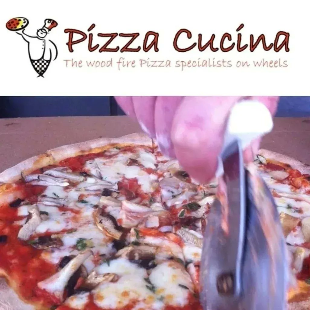 Welcome to Unfest 2024 @theroyaloaktw.  Tonight we have an unfest special of Americana Session.  Pizza Cucina Van available 5-9 and all of our ales now pouring.  OPEN from 3pm

#harveysbrewery #fivepointsbrewingco #gaddsbrewery #tonbridgebrewery #unfest #twevents #pizzacucina