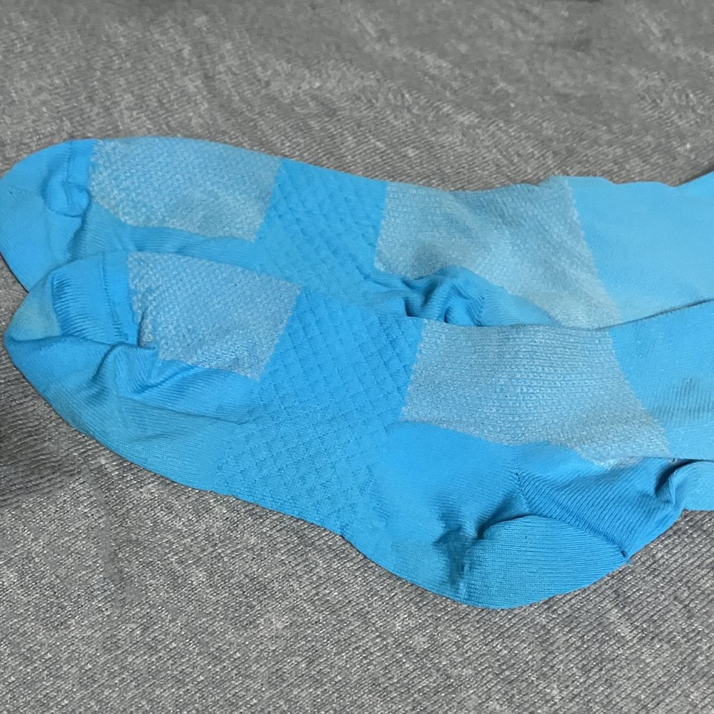 Cyclisme11's tweet photo. プロチーム支給品販売
バーレーンヴィクトリアス
レースソックス 選手着用品
ALE製 使用感小 サイズM(25-27cm)
訳ありSALE 800円
酷い傷・汚れありませんが
左足&左足の為、、、
#ロードバイク物販 #jspocycle #GCNjapan #選手支給品 #ジロデイタリア https://t.co/1NJuOsd4Pq