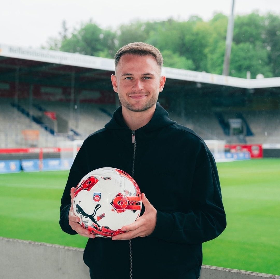 Oyuncu: Léo Scienza 🇧🇷 Eski Kulübü: SSV Ulm 1846 Yeni Kulübü: 1. FC Heidenheim Tip: Bonservis Bedel: €600B Süre: 3 Yıl Mevkii: Sol Kanat Yaş: 25 *Sözleşme 1 Temmuz 2024’te aktif olacak.