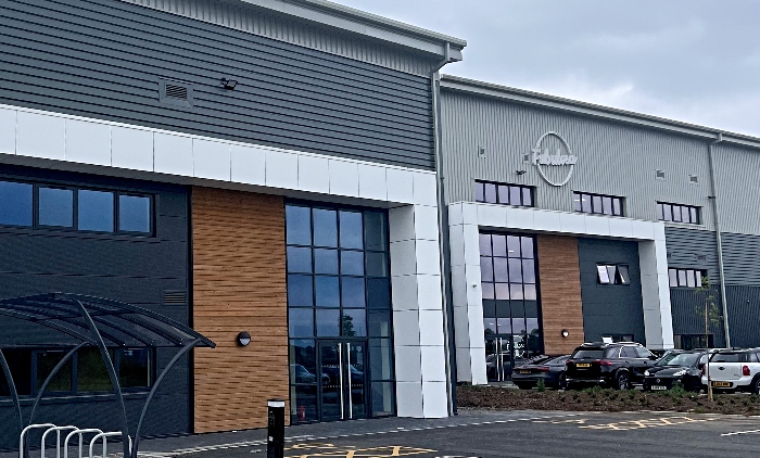 BUSINESS: Nantwich fragrance firm Fabulosa expands with opening of new warehouse thenantwichnews.co.uk/2024/05/24/nan…