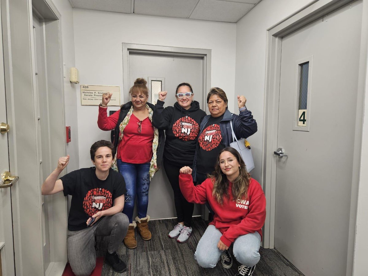 On national #DayWithoutChildcare on May 13, CWA 1037 childcare workers & our partner @UnitedNJ, delivered copies of 1600 emails sent to Senators and Assemblymembers urging them to pass two bills to expand access to childcare subsidies for families in New Jersey.