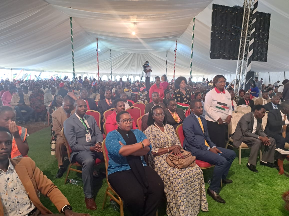 Today, the undettered @narckenya PL @MarthaKarua joined the 11 Mt Kenya Counties for the Region's Prayer Day at Kamukunji Grounds, Nyeri as she continues with her message of Hope & Unity to her People. More and more such forums underway...✍️🏾
#AlutaContinua #NewDawn