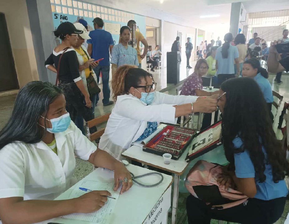 MinSaludVE's tweet photo. Jornada «Soy Saludable» favoreció a estudiantes de la Unidad Educativa Ricardo Márquez en Nueva Esparta

Lee + aquí 👉 https://t.co/2n3gQf7WOD

#JuntosPorCadaLatido
#VerdadDePueblo
@NicolasMaduro
@MagaGutierrezV https://t.co/Rl6Y6cZlkp