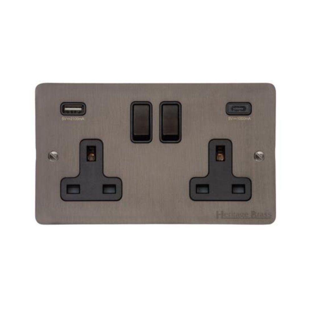 sparksdirect's tweet image. This is the Heritage Brass C-T09.7509.BK, a 2 Gang 13A Switched Twin Socket with 2 USB type A and Type C sockets in a Matt Bronze Elite Flat Plate with Black Trim.

#usbsocket #usbc #smarthome 

sparksdirect.co.uk/2-gang-13a-soc…