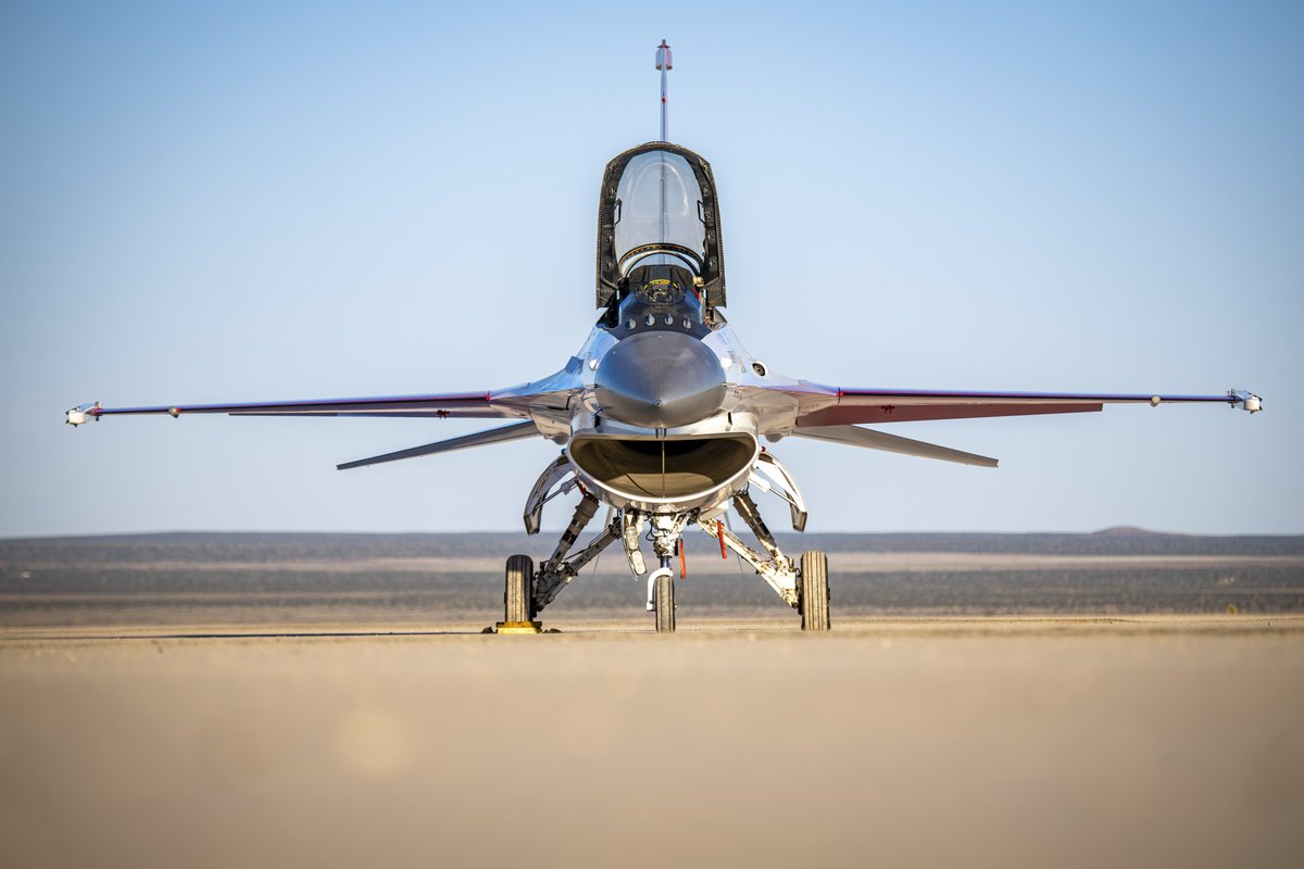 👀Check out the new paint job! The @usairforce F-16 Viper Demonstration Team unveiled a 50th anniversary paint scheme honoring the original aircraft. The red, white and blue paint scheme was the original livery worn by the YF-16 prototype first flown in 1974. #AFMC