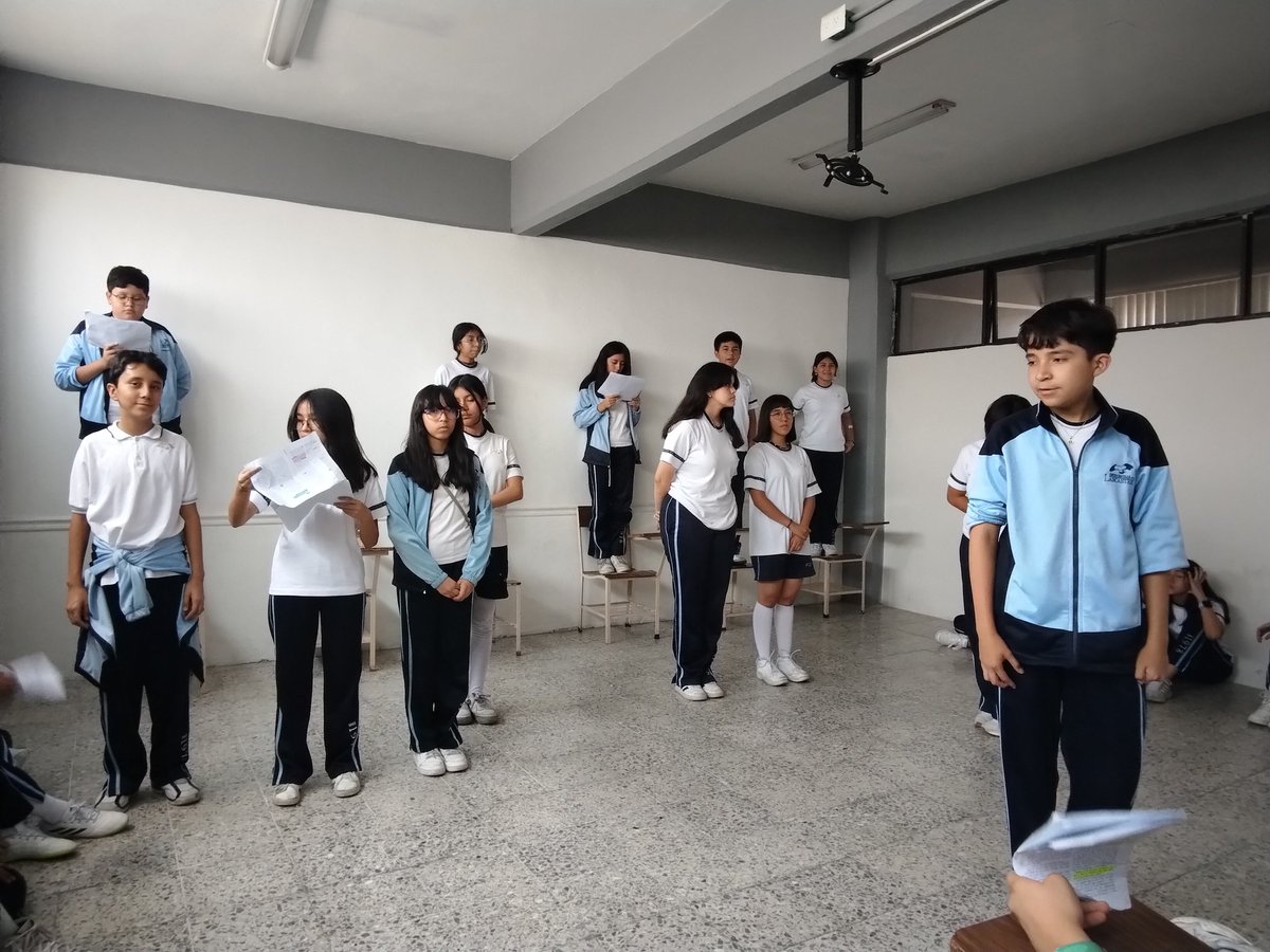 teatro_cela's tweet photo. Los alumnos de primer año se encuentran en los ensayos finales de la tragedia griega titulada ALCESTES.
¡Buen trabajo durante su ensayo! 
@seclancaster 
#teatroCELA 
🎭👏🏽🎭👏🏽🏛️ https://t.co/OuVtPIUdxp