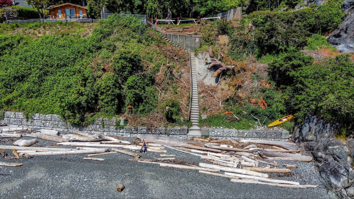 On Monday, May 27th, construction will begin at Pebbles Beach for the stair replacement and slope stabilization.
 
The area will be closed to the public throughout the process, until the end of June. We appreciate your cooperation.👋