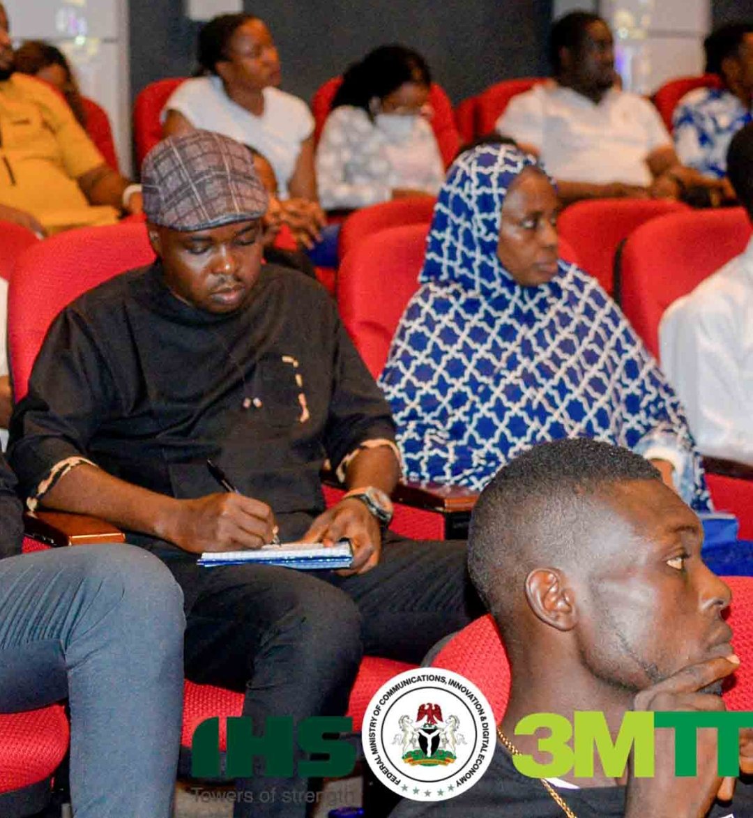 xaint_obas's tweet photo. A few weeks back at the @3MTTNigeria #EdoState on site event. I'm excited to witness and be part of pioneering tech innovation in our state. π #TechInEdo #Innovation #BeninCity @bosuntijani https://t.co/BsWfpLCo3X