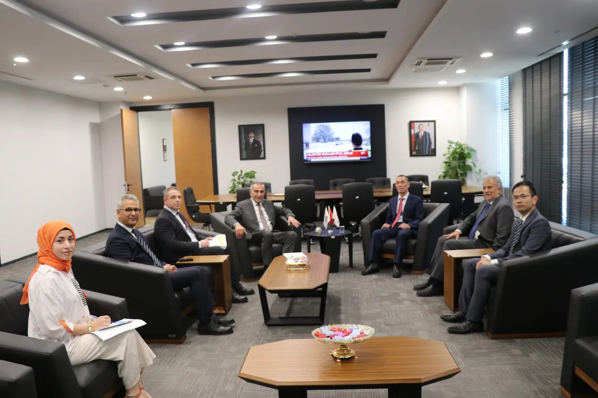 On April 17, Ambassador Do Son Hai led the delegation of the Embassy of Vietnam to had a meeting with the Chamber of Commerce of Adana. The two sides hope to organize the B2B event in the coming time.