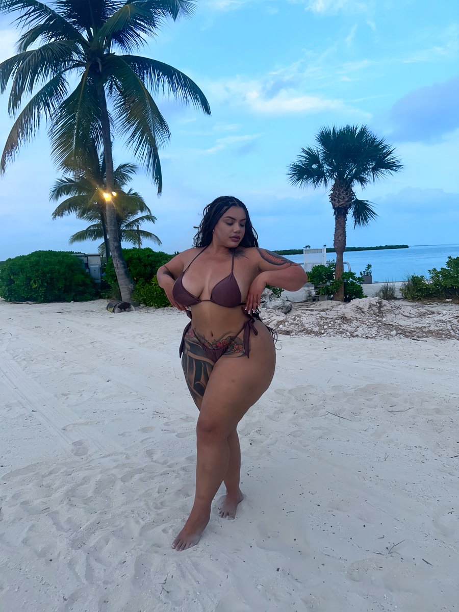 SheBeStephanie2's tweet photo. Turks Queen👸🏻🐚🏝️ https://t.co/ztmuK4FC3a