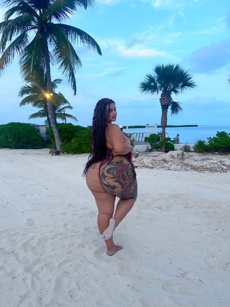 SheBeStephanie2's tweet photo. Turks Queen👸🏻🐚🏝️ https://t.co/ztmuK4FC3a