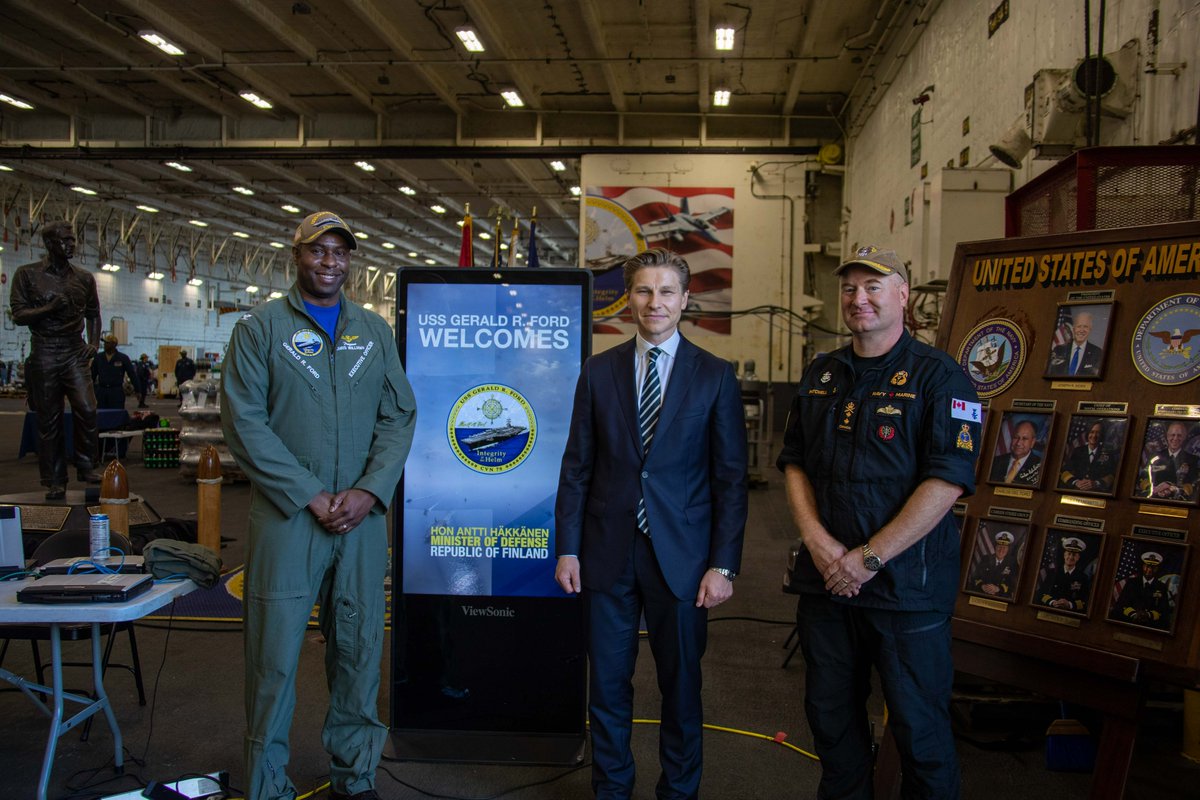 FinlandinUSA's tweet photo. Minister @anttihakkanen visited the world’s largest warship USS Gerald Ford in Norfolk.

Strengthening NATO’s deterrence and defense is 🇫🇮 number one security policy goal. We carry our weight and look forward to NATO presence in the future.

📷Maxwell Orlosky https://t.co/mTP8HrFGyT