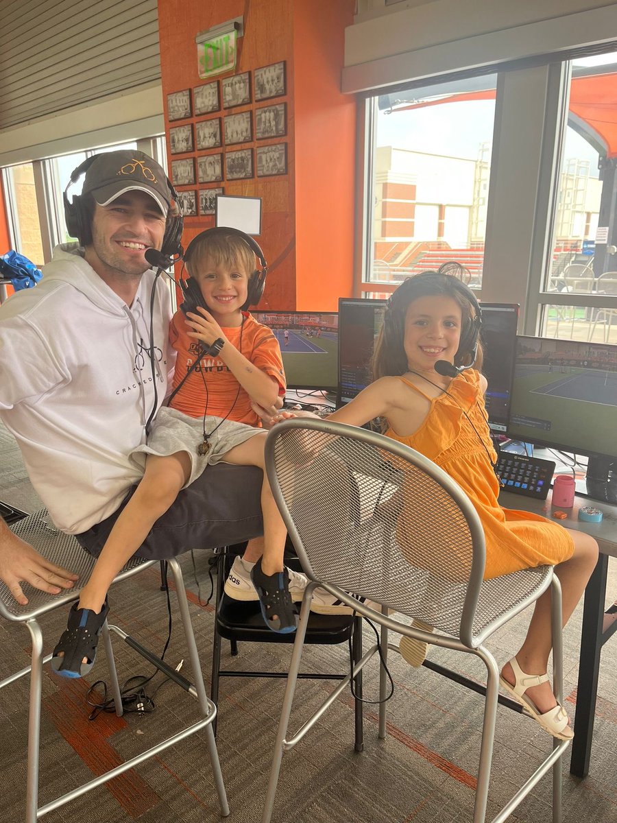 The best <a href="/CrackedRacquets/">Cracked Racquets ®</a> Interns one could ever ask for

CC <a href="/JaimeScr89/">Jaime Sanchez Canamares</a> <a href="/CowgirlTennis/">OSU Cowgirl Tennis</a>