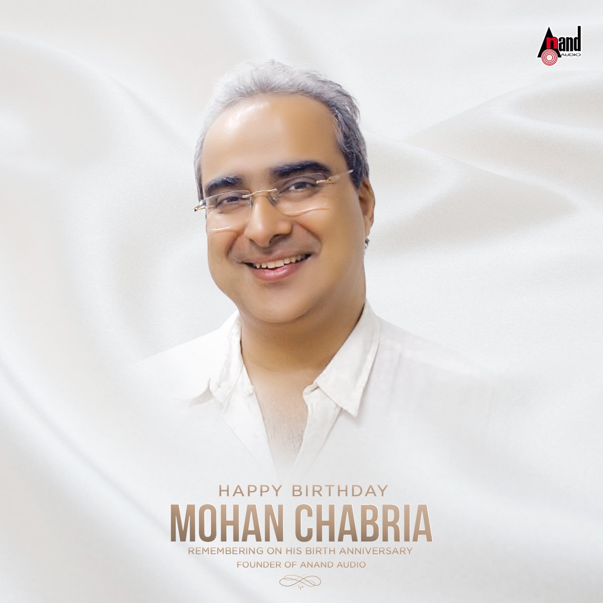 ನಮಗಿಂದು ಒಳ್ಳೆಯ ದಿನ 
ನಮ್ ತಂದೆಯ ಜನುಮ ದಿನ 

ನಗು ಮುಖದ ನಮ್ ತಂದೆಯವರು
ಹೃಧಯವಂತಿಕೆಯಲಿ ಶ್ರೀಮಂತರು 
ಆಡುವ ಮಾತಲಿ ಮಿತಿ ಉಳ್ಳವರು 
ಎಲ್ಲರನ್ನು ನಗಿಸಿ ಬಾಳ್ವೆ ನಡೆಸಿದರು 

ಸಂಸ್ಥೆ ಏಳಿಗೆಗೆ  ಶ್ರಮಿಸಿದರು 
ಅದಕ್ಕಾಗಿಯೇ ಜನ್ಮ ಪಣ ಇಟ್ಟರು 
ನೂರಾರು ಜನಕೆ ಜೀವನ ಕೊಟ್ಟರು 

<a href="/shyam_chabria/">Shyam</a> <a href="/aanandaaudio/">aanandaaudio</a>