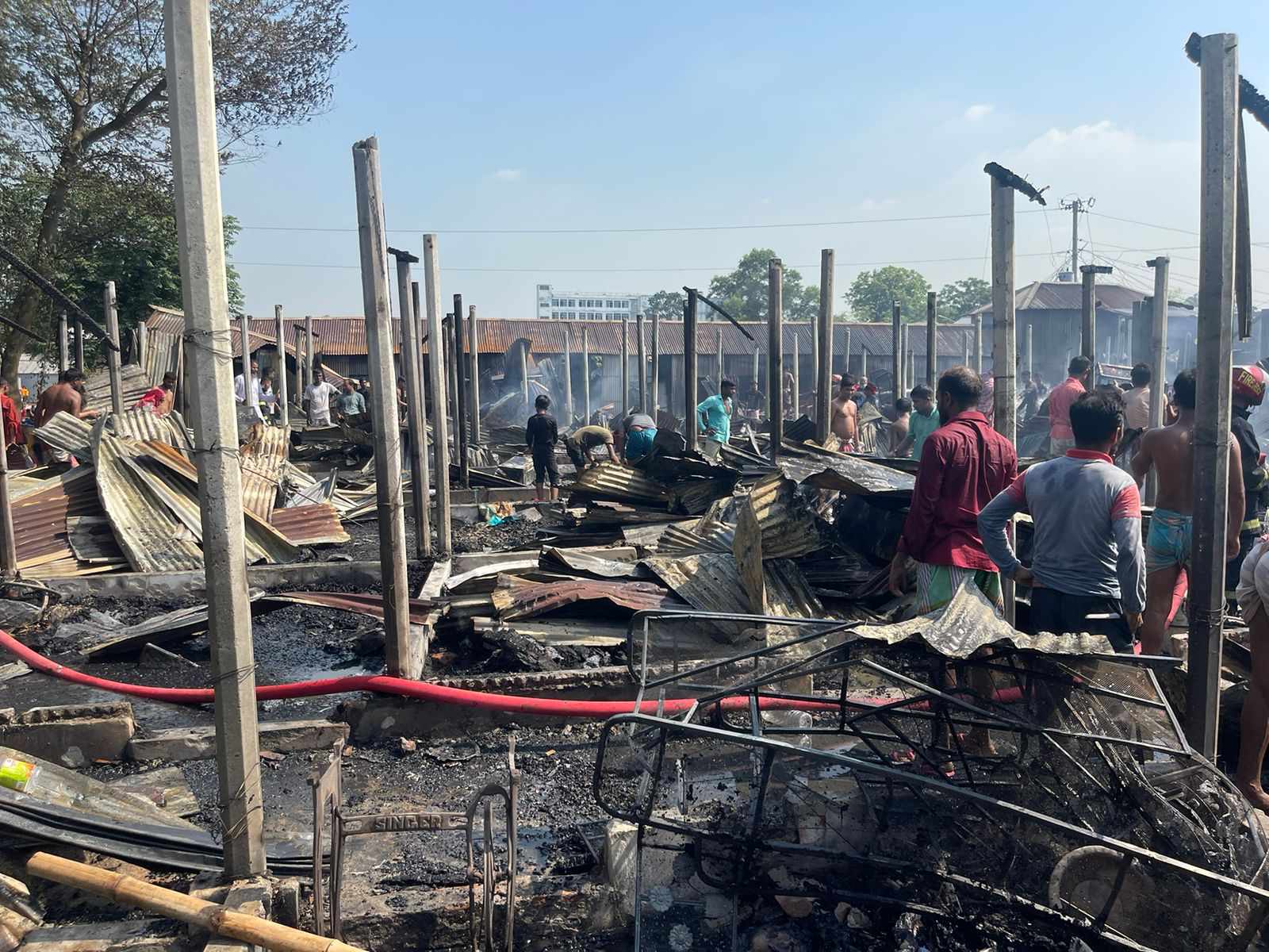 কালিয়াকৈরে আগুনে পুরলো ৬ টি কলোনির ১০২ কক্ষ