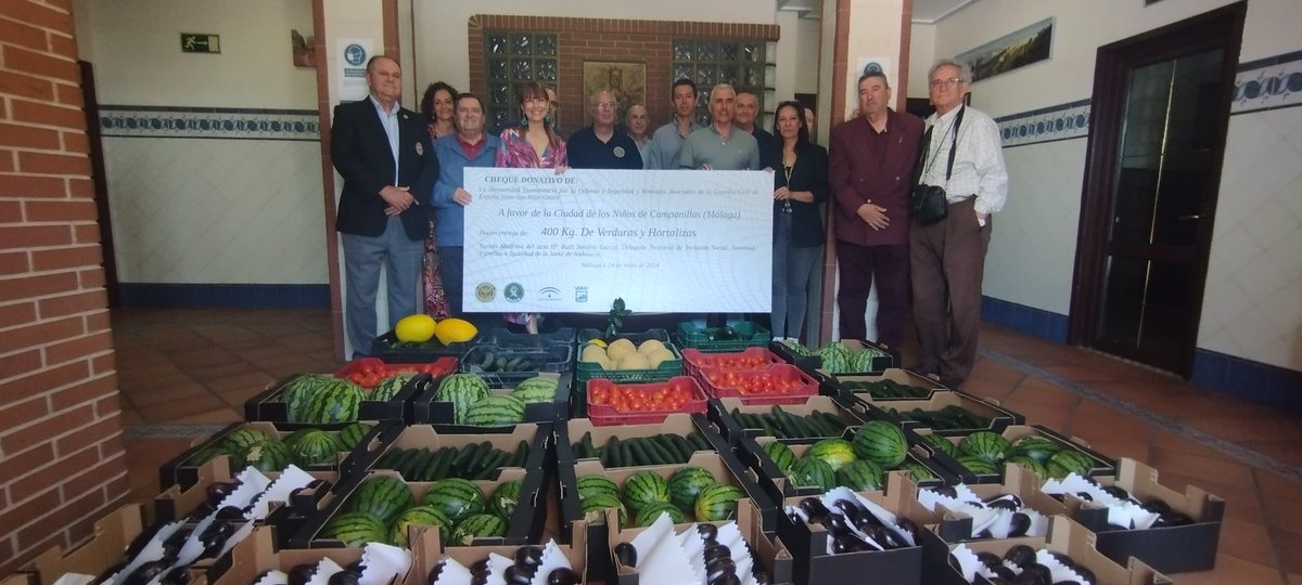 Esta mañana nos hemos trasladado a la Ciudad de los Niños de Campanillas para el acto de entrega de más de 400 kilos de verduras y hortalizas donadas por la Hdad. Humanitaria por la Defensa y Seguridad y de Retirados Asociados de la Guardia Civil junto con Níjar Green de Almería