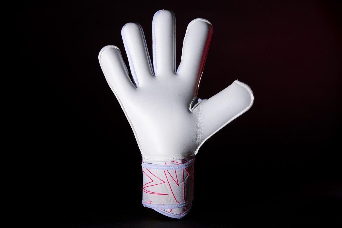 OUT NOW! 

S1 Volt!

Just £39.99! 👀🔥

2 Colours, 2 hybrid cuts! 

Sizes 5-11 🧤