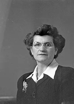#OnThisDay in 1919. Lady Willie Forbus was admitted to the Washington State Bar Association. She became one of the first women to practice law in Seattle. historylink.org/File/10968