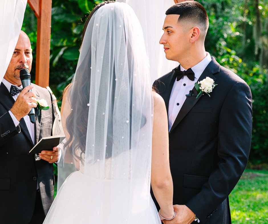 Your perfect fairytale wedding starts here ✨
•
•
@BakersRanchfl 
Schedule your tour today! - bit.ly/3rjOoZI | 941-776-1460
•
•
#bakersranchwedding #allinclusivevenue #allinclusivewedding #floridaweddingvenue  #bestweddingvenue #weddingceremony #weddingday