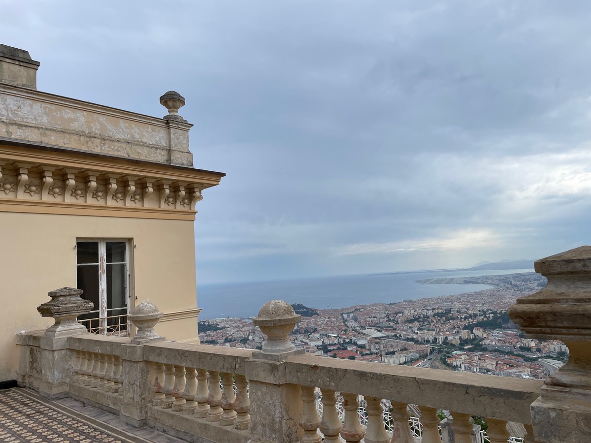 FredeLeclerc's tweet photo. We had a great writing retreat in the beautifull bibliotheque of OCA with the @EQ_Geoazur members ! Each of us worked on their articles/master or PhD or HDR thesis/proposals etc! And the view was spectacular ! Thanks to the @ObsCoteAzur for welcoming us and making this day easy ! https://t.co/HZY3FVJkw2