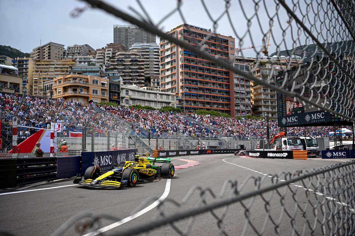 F1's tweet photo. F1 cars ❤️ Monaco

#F1 #MonacoGP https://t.co/OFM0hotrpd