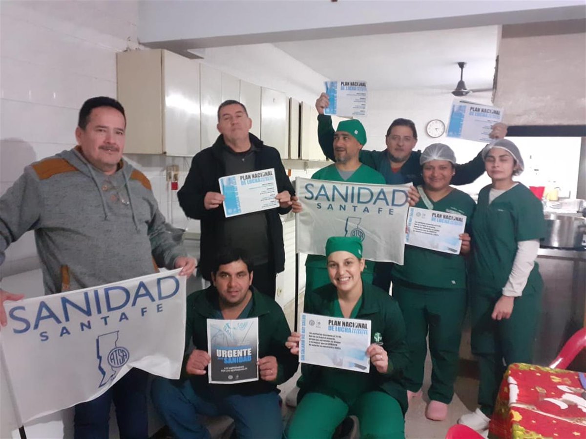 SanidadArg's tweet photo. 📢 PLAN NACIONAL DE LUCHA POR NUESTROS SALARIOS📢

‼️5º jornada de nuestro plan de lucha‼️

✊ Recomposición salarial urgente para todxs lxs trabajadorxs de Sanidad
‼️Paramos en todo el país 4 horas por turno porque #SinSalarioNoHaySalud‼️

#PlanNacionaldeLucha #ParitariasSanidad https://t.co/eJOBhdoqph
