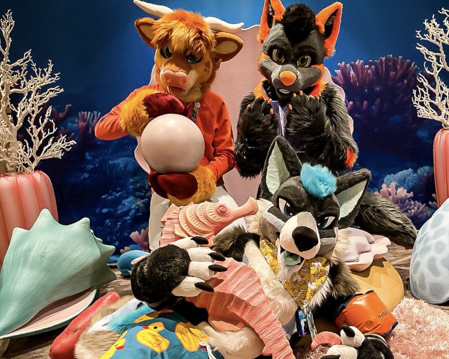 Fumps / Ruadh (@fumps_the_folf) on Twitter photo Having a lovely time here <a href="/cfconvention/">ConFuzzled</a> 🙈
These people sure help!
🦊: <a href="/Dyrex8/">Dyrex</a>
🐶: <a href="/DorokiDarogan/">DorokiDarogan (Dexx)</a>
🐮: <a href="/Fumps_The_Folf/">Fumps / Ruadh</a>
📸: <a href="/HazardtheDragon/">Hazard the Dragon</a> Having a lovely time here <a href="/cfconvention/">ConFuzzled</a> 🙈
These people sure help!
🦊: <a href="/Dyrex8/">Dyrex</a>
🐶: <a href="/DorokiDarogan/">DorokiDarogan (Dexx)</a>
🐮: <a href="/Fumps_The_Folf/">Fumps / Ruadh</a>
📸: <a href="/HazardtheDragon/">Hazard the Dragon</a>