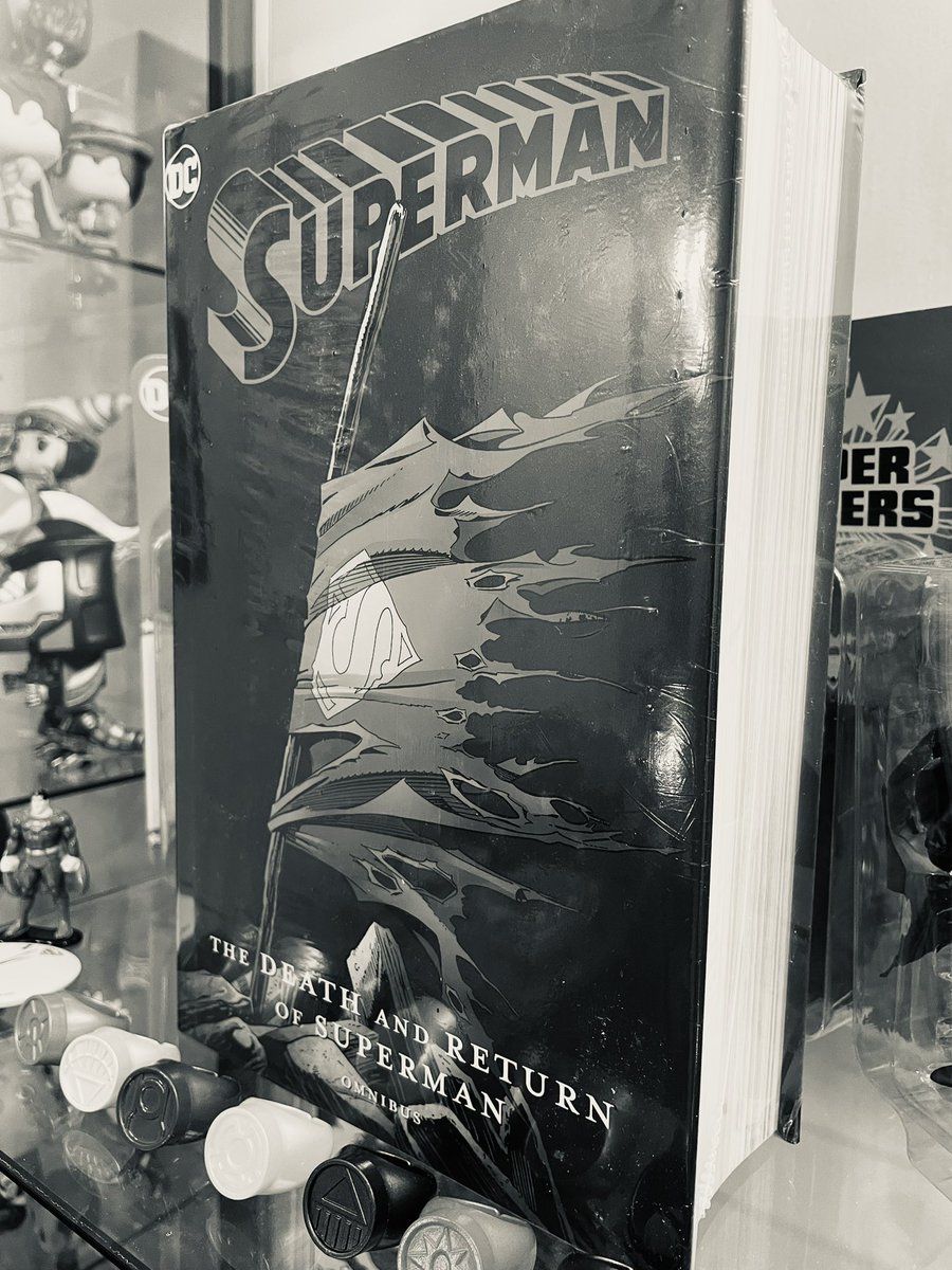 Inspired by our recent comics buying guide episode, I finally picked up this bad boy: THE DEATH & RETURN OF SUPERMAN OMNIBUS! Of course, I already own this story in multiple other formats, but I wanted to have the entire thing in one massive tome. @nickfarina, check it out!
