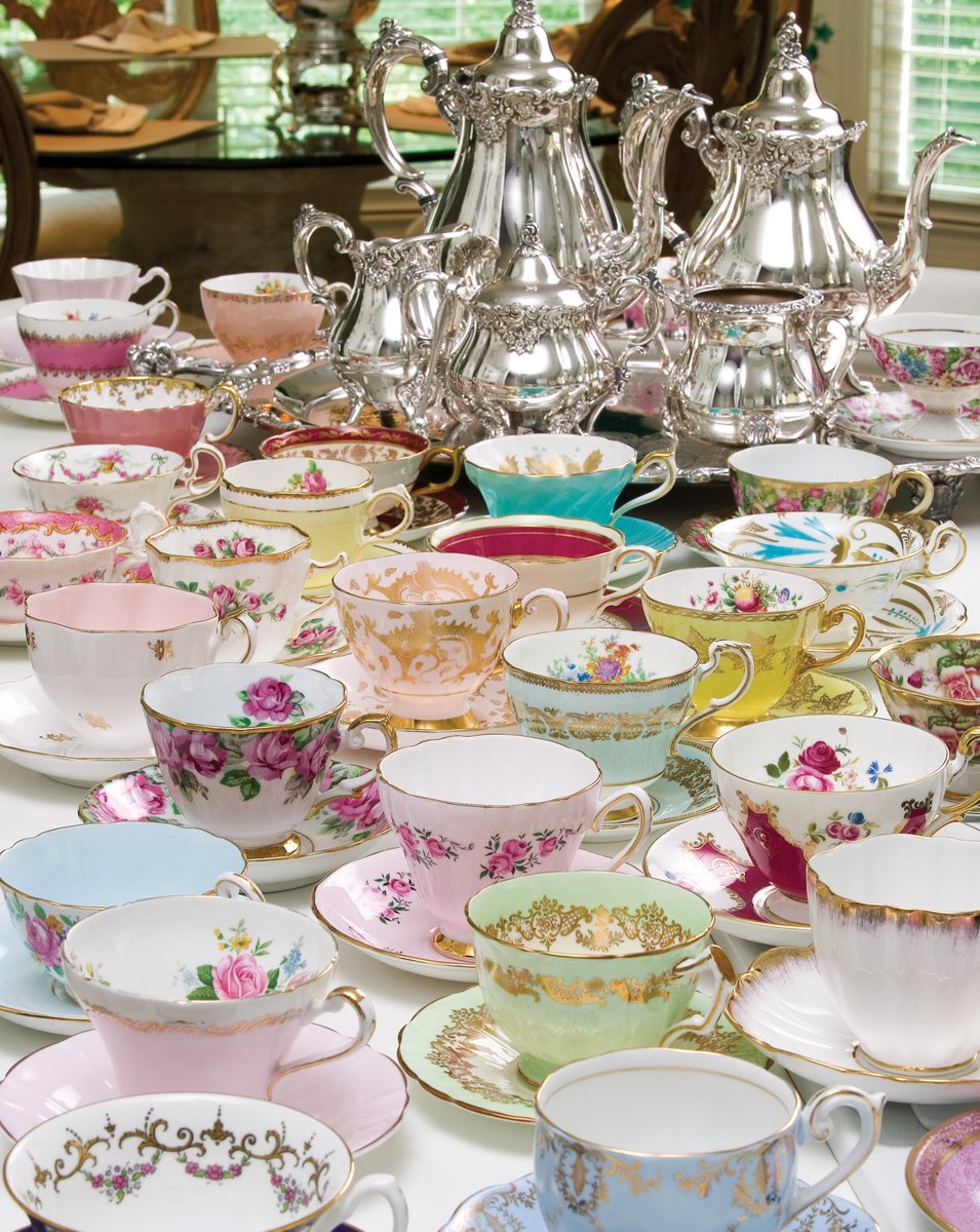 Our Gracious Living Celebration in Williamsburg, Virginia, will include an afternoon tea at the Williamsburg Inn, as well as creativity sessions focused on the arts of table setting, flower arranging, tea tasting, and more! Join us November 10–13, 2024: events.hoffmanmedia.com