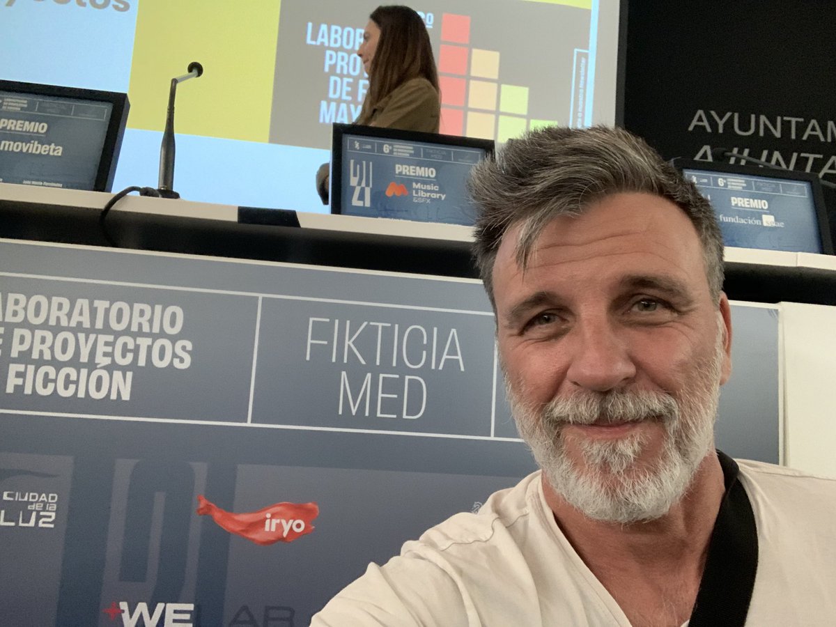 Pitcheando mi proyecto de largometraje “El
Absurdo empeño de los delfines” en laboratorio del <a href="/FestivalCineALC/">22 Festival Internacional de Cine de Alicante</a> 
Basado en la obra teatral del mismo titulo de <a href="/SerranoIsmael/">Ismael Serrano</a> 
<a href="/CromagnonSL/">Cromagnon Producciones S.L.</a> 
<a href="/MonkeysFilms/">Filmakers Monkeys</a>