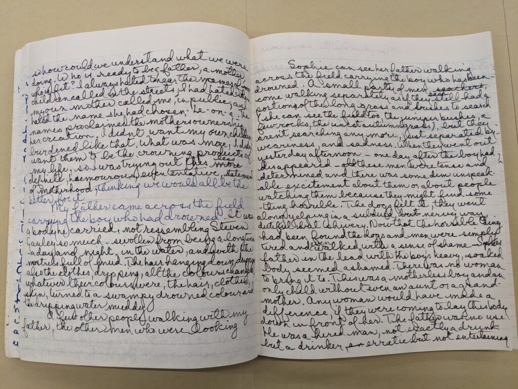 “I stumbled across a notebook in which Munro drafted two of her finest short stories…The notebook, medium-size, is filled with blue and black ink, its lined pages crammed with Munro’s plain and legible cursive.” @BenjaminHedin on Alice Munro’s notebooks. buff.ly/45ckITL