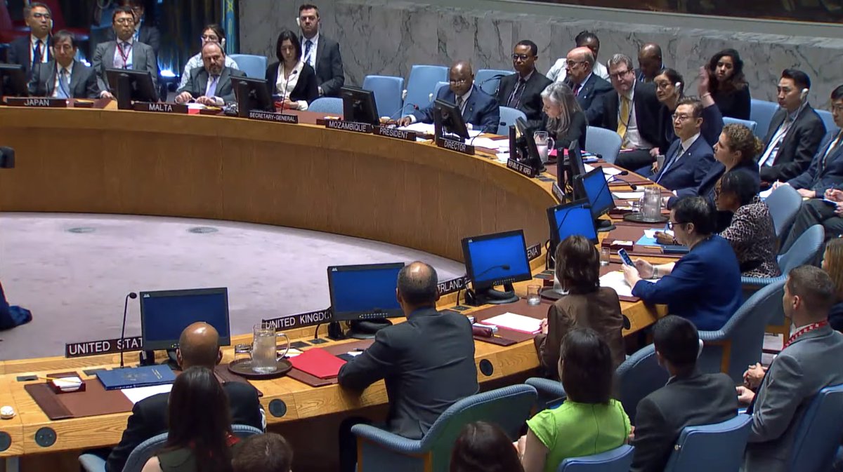 #BREAKING

Security Council ADOPTS resolution on protection of humanitarian and UN personnel; demands all parties to conflict fully comply with their obligations under applicable int'nl human rights and humanitarian laws

Voting result
In favor: 14
Against: 0
Abstain: 1 (Russia)