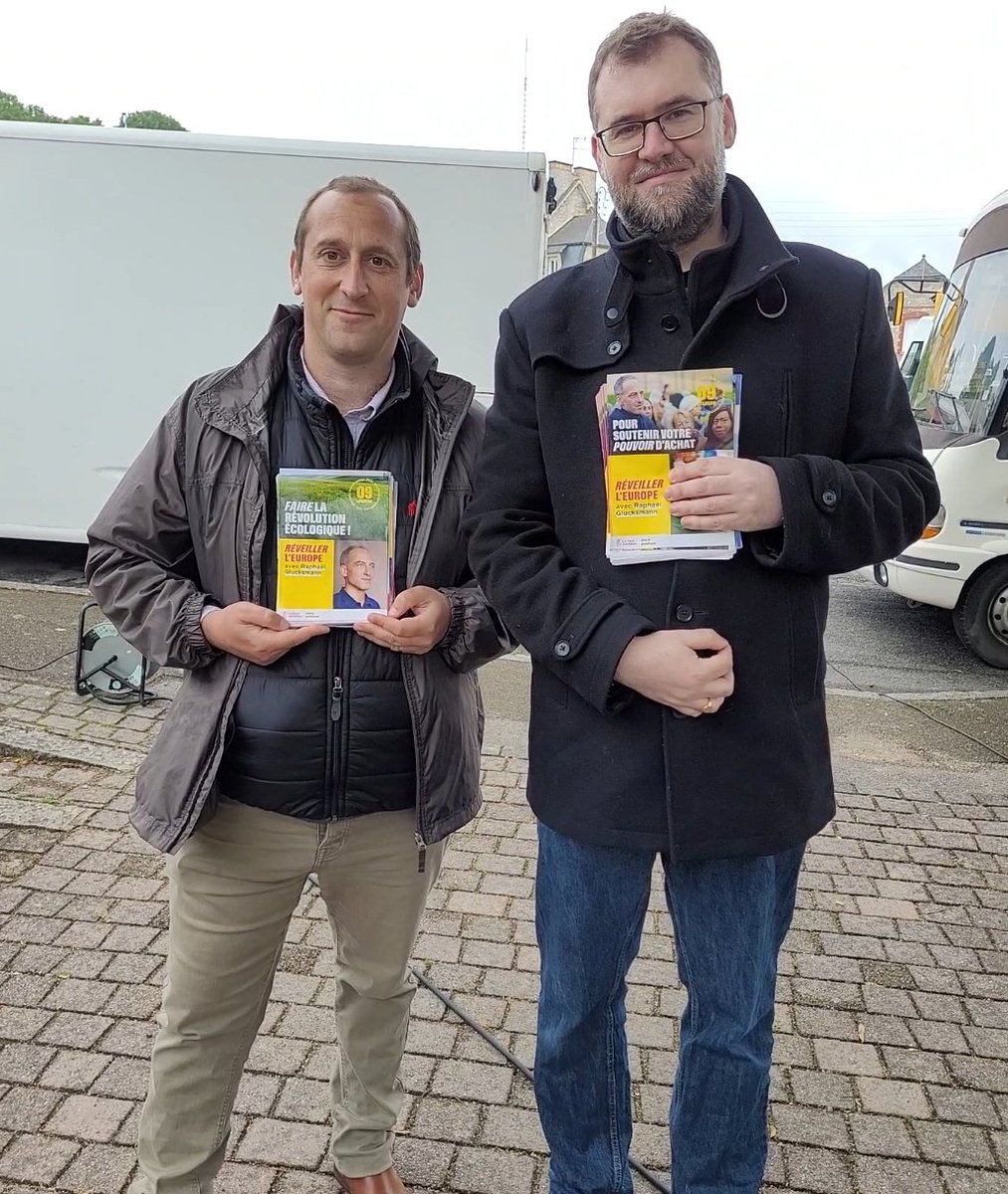 PSGuichenBainVA's tweet photo. 🟡🇪🇺 De retour à #Guichen à la rencontre des citoyens et échanger autour des propositions de la liste #ReveillerLEurope

📢 Venez rencontrer les candidats le vendredi 31 mai à #Redon

#ReveillerLEurope #Européennes2024 #IlletVilaine https://t.co/WrAzOCTsad