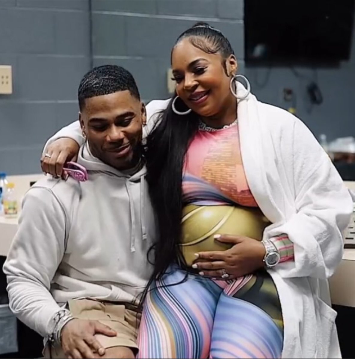 iLissaNJ's tweet photo. Nelly and Ashanti  at  Knoxville, TN April 27, 2024 
#Ashanti #Ashantifans #AshantiAndNelly #Nelly
#NellyFans  #NellyAndAshanti #powercouple #realLove #TheHaynes #babyhaynes #blacklove #everythingislove https://t.co/O9q3S3GyGy