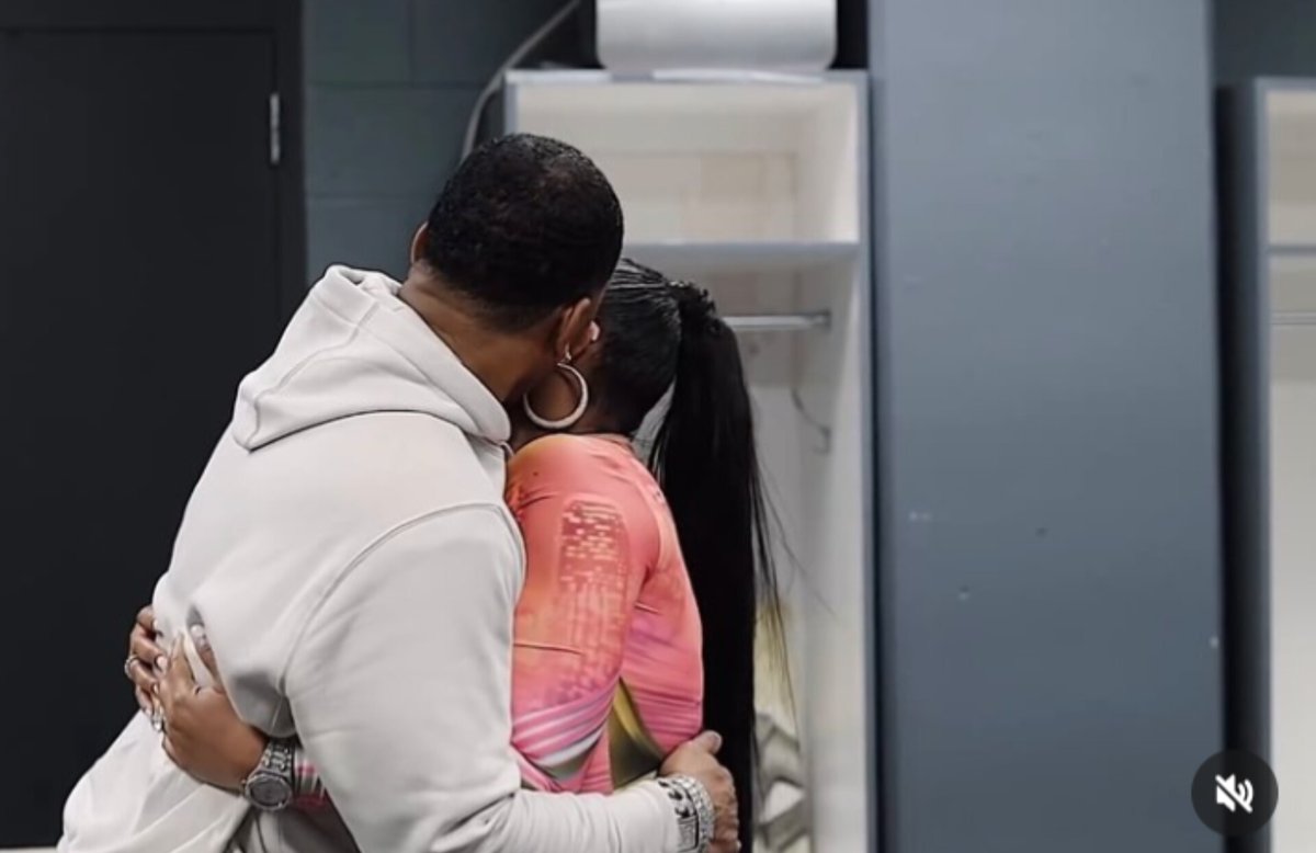 iLissaNJ's tweet photo. Nelly and Ashanti  at  Knoxville, TN April 27, 2024 
#Ashanti #Ashantifans #AshantiAndNelly #Nelly
#NellyFans  #NellyAndAshanti #powercouple #realLove #TheHaynes #babyhaynes #blacklove #everythingislove https://t.co/O9q3S3GyGy
