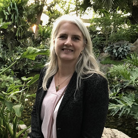 Professor Saskia Hogenhout FRS is elected a Fellow of the Royal Society. She is a biochemist who investigates interactions among plants, insects, and microbes once deemed experimentally intractable. #RSFellows royalsociety.org/people/saskia-…