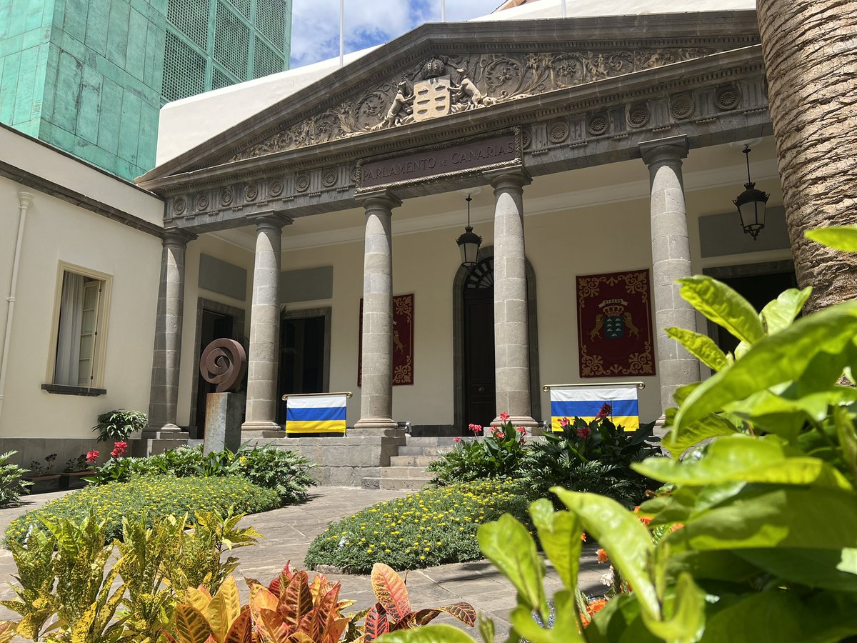 🇮🇨El Parlamento dedica los próximos días a la celebración del Día de Canarias con Jornadas de Puertas Abiertas. La presidenta, <a href="/AstridPerezBat/">Astrid Perez PP</a>, anima a la población a acercarse a la institución “para conocer su historia y patrimonio”.
#SomosCanarias
📲parcan.es/noticias/detal…