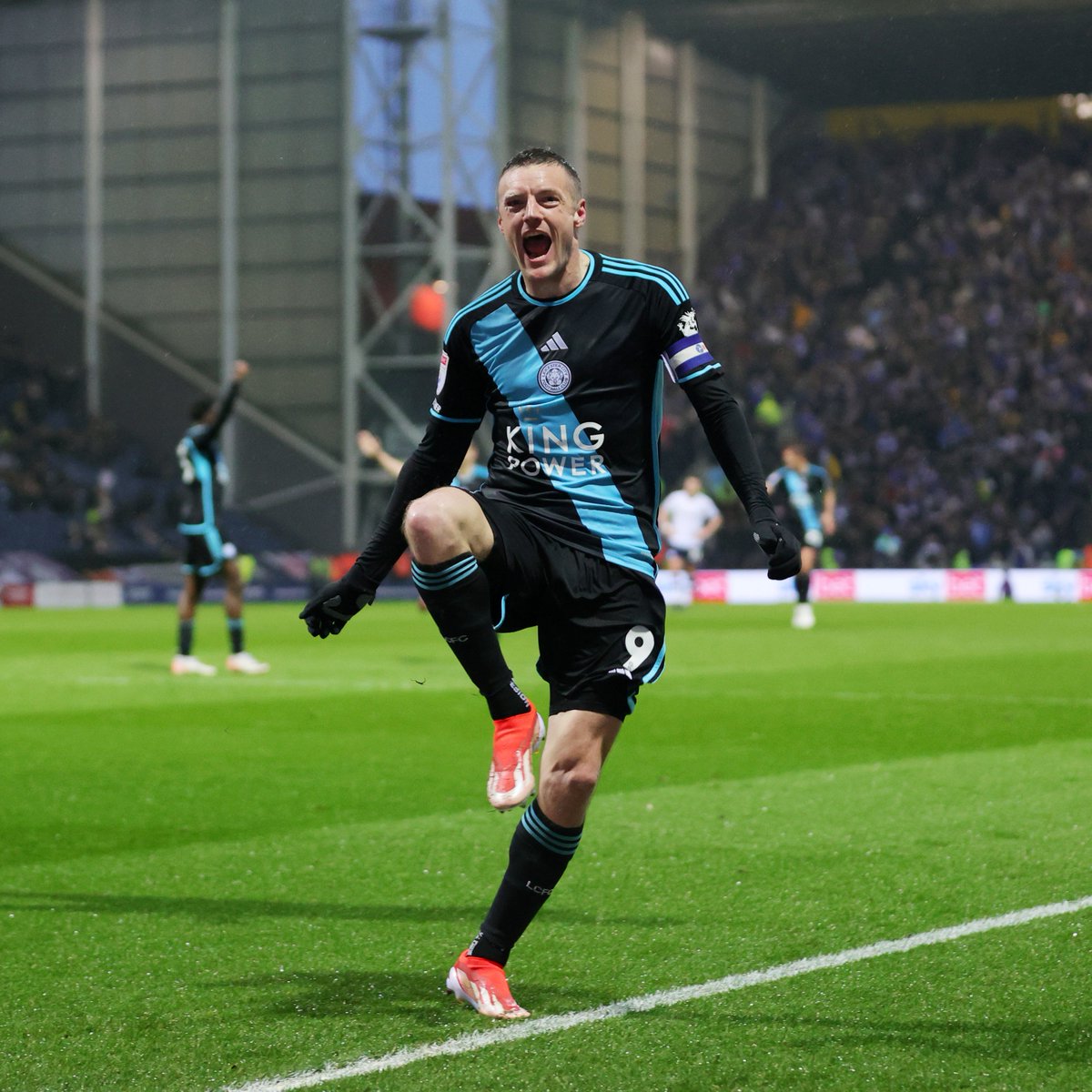 LCFC's tweet photo. Vardy being Vardy 🐐 https://t.co/5yFOmNA7FW