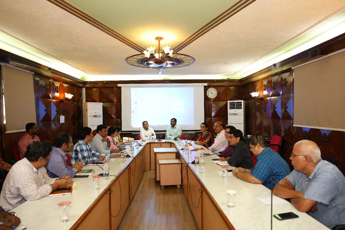 Sri Ronald Rose, #GHMC Commissioner has visited CSIR-IICT on May 24, 2024 along with team to explore the opportunities of deploying CSIR-IICT technologies to mitigate the problems faced under the GHMC purview. @CSIR_IND @DrNKalaiselvi @DRonaldRose