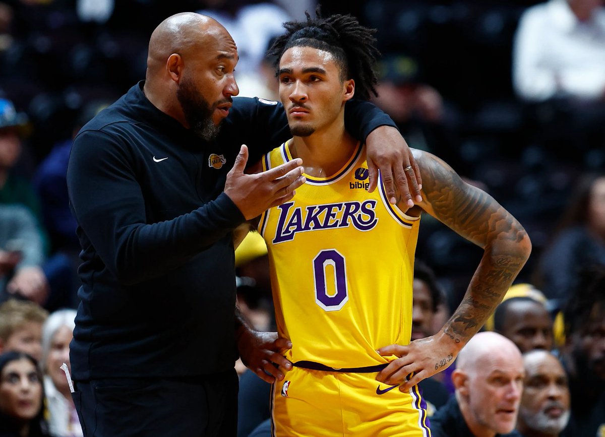 Intense moments at Wells Fargo Center as the Boston Celtics and Philadelphia 76ers clash in a thrilling preseason game! #NBAPreseason #CelticsVs76ers #BasketballAction worldnewsera.com/sports/nba-new…