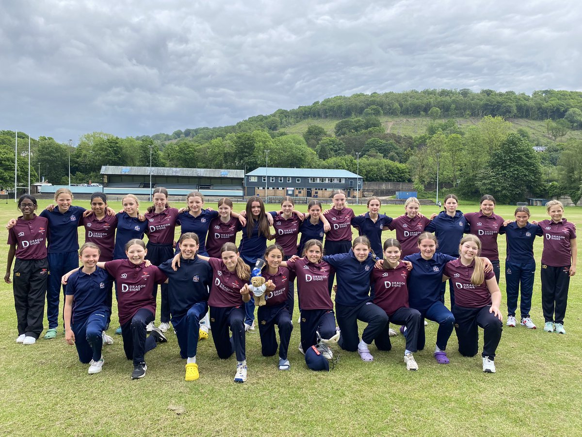 A brilliant end to our U13 cricket tour with @MonBoysSport. Thank you <a href="/cwpathwaye/">@CWPathwayE</a> for a fantastic game which went to the final over and to <a href="/NewbridgeCC/">Newbridge Cricket</a> for hosting us. <a href="/Habsmonmouth/">Haberdashers' Monmouth School</a> @Headmongirls