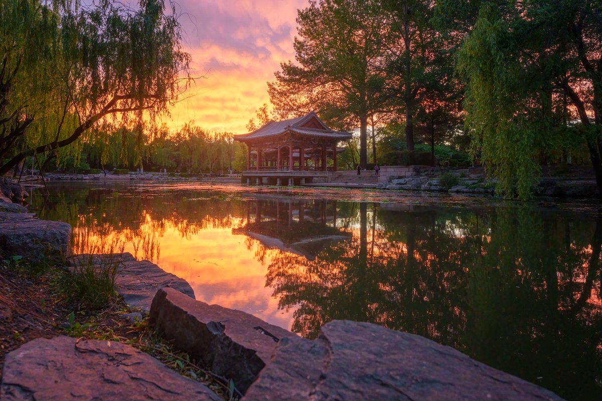 Experience the breathtaking #sunset at Tsinghua! 🌅 #DiscoverTsinghua