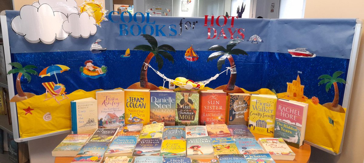 A scorching display in Cambuslang Library 🌞 If you look closely, you'll see Bookbug chilling on his own personal hammock. Let's hope the weather outside begins to look like this 😎  southlanarkshire.gov.uk/sllc/info/79/c…