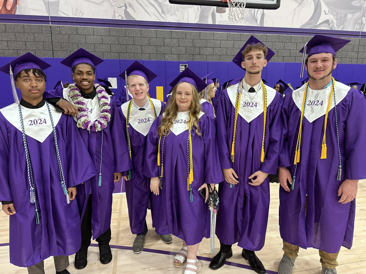 <a href="/WoodlawnHighBR/">Woodlawn High</a> Gifted, Talented, &amp; Great Scholars students are ready to cross the stage! <a href="/EBRGiftedTalen1/">@EBRGiftedTalented</a> <a href="/ebrpschools/">East Baton Rouge Parish School System</a> 

Watch live here: youtube.com/live/YY9G22SYb…