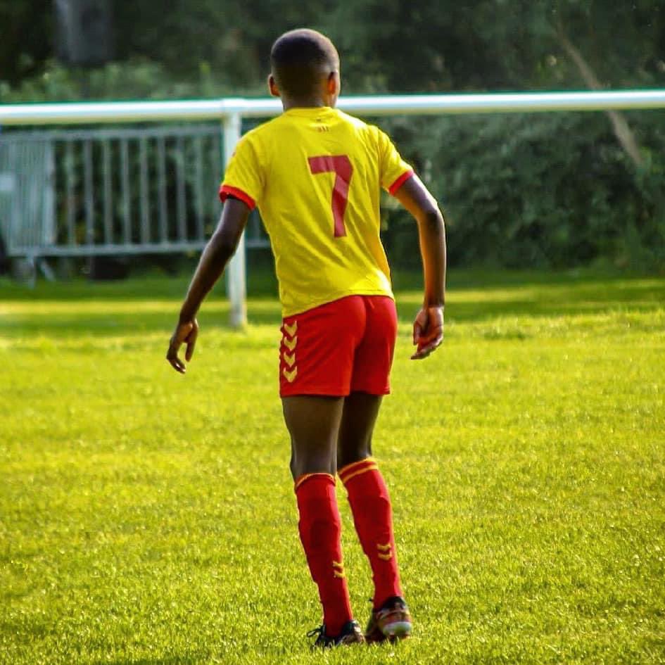 NicoVangu's tweet photo. The best player of his generation @OwenVangu 7.
#QuevillyRouenMetropole #QRM #GoQRM #FormationQRM #U11 #U12 #Football #OwenVanguKala #OwenVangu #Vangu #TheBestPlayer #TheBest https://t.co/p6BmRRzJir